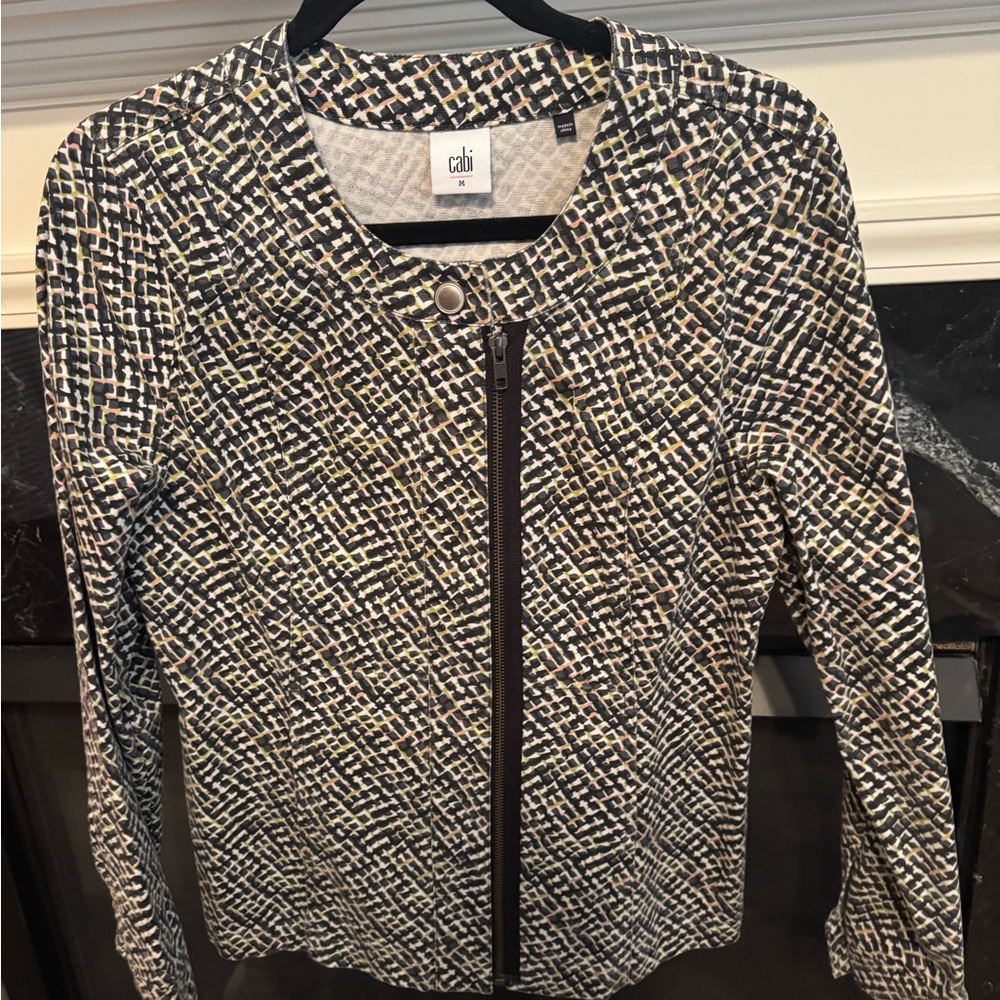 CAbi Blazer in Vibrant Colors with Tailored Fit and Stylish Design